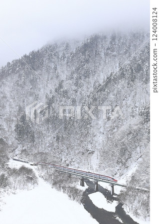 Akita Shinkansen in the snow 124008124
