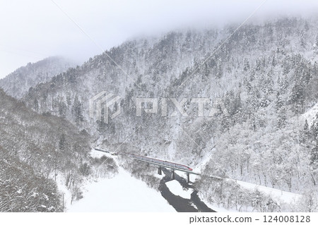 雪中的秋田新幹線 雪中的秋田新幹線 124008128