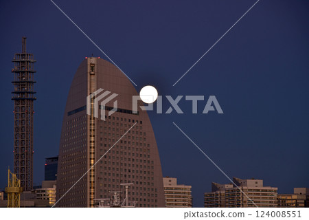 橫濱港未來的神秘黎明風景 124008551