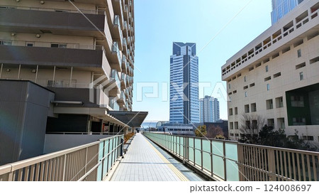 大阪南港科斯莫廣場景觀:美津濃總部大樓與公寓大樓 大阪南港科斯莫廣場景觀:美津濃總部大樓與公寓大樓 124008697