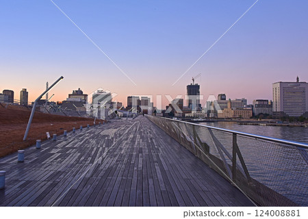 Mysterious pre-dawn scenery of Yokohama Minato Mirai 124008881