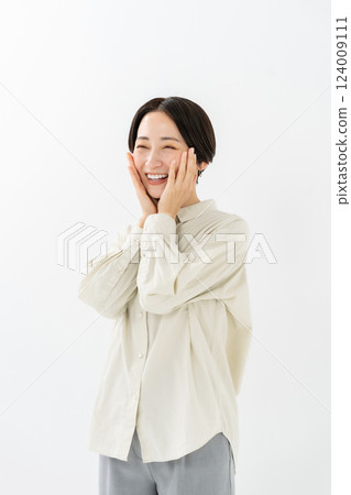Middle woman beauty 124009111