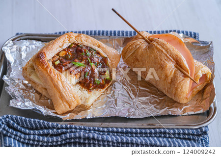 Tochio fried toast dish Tochio fried toast dish 124009242