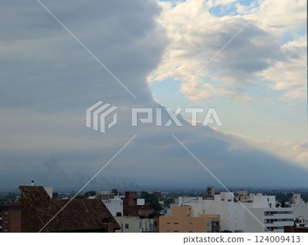 Cordoba, Argentina - 03.15.2025: View of the city from the ninth floor of Cardinales Cofico in cloudy weather. 124009413