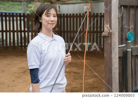 horse, female, lady 124009803
