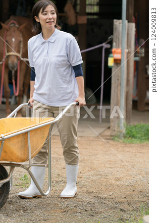 女生 女孩 女性 124009813