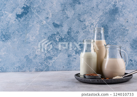 Plant based vegan non dairy alternative milk 124010733