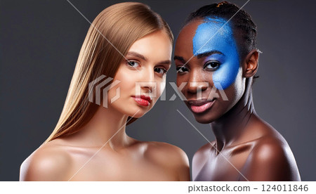 Portraits of a woman with and without makeup 124011846