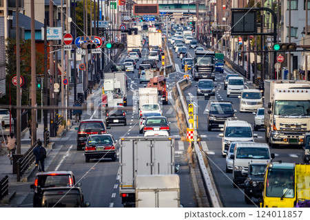 A line of cars jammed on a national highway during the rush hour 124011857