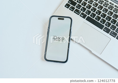 智慧型手機上的 iDeCo 顯示屏 智慧型手機上的 iDeCo 顯示屏 124012778