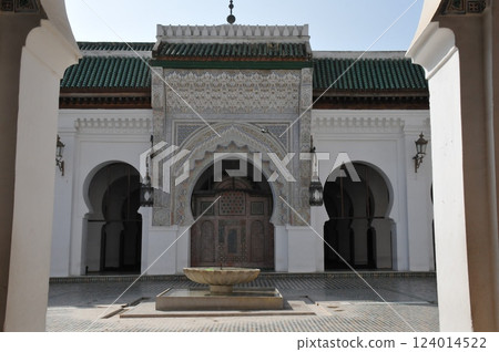 凱魯因清真寺,麥地那(舊城區),菲斯,摩洛哥 凱魯因清真寺,麥地那(舊城區),菲斯,摩洛哥 124014522
