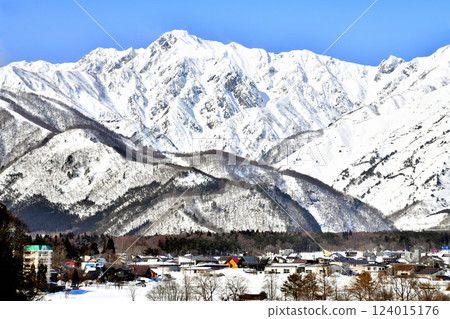 Scenery of Hakuba Village / Looking towards Mt. Goryu (Hakuba Village, Nagano Prefecture) [March 2025] 124015176
