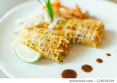 Pad thai ,Thai food ,Beautiful and tasty street food on a plate Pad thai ,Thai food ,Beautiful and tasty street food on a plate 124016204