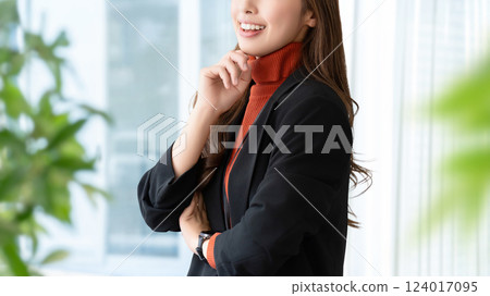 Smiling woman/business woman 124017095