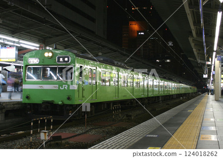 [JR-O] 大阪環狀線103系列列車（8車：大和路線列車循環運行） 124018262