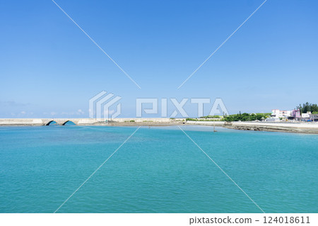 Taiwan, Penghu Islands, Penghu Cross-Sea Bridge between Baisha and Xiyu Taiwan, Penghu Islands, Penghu Cross-Sea Bridge between Baisha and Xiyu 124018611
