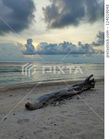 Sand beach Gili island, Trawangan, Indonesia 124019048