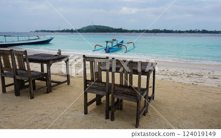 Fisherman boat on beach Gili island, Trawangan, Indonesia 124019149