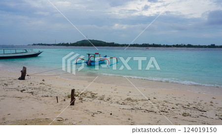 Fisherman boat on beach Gili island, Trawangan, Indonesia 124019150