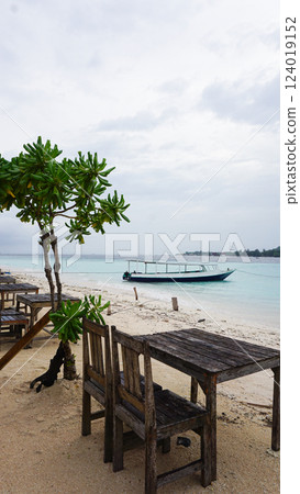 Bar or beach cafe in Gili Trawangan, Indonesia 124019152