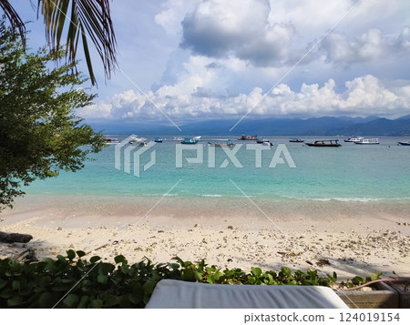 Fisherman boat on beach Gili island, Trawangan, Indonesia Fisherman boat on beach Gili island, Trawangan, Indonesia 124019154