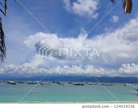 Fisherman boat on beach Gili island, Trawangan, Indonesia 124019156