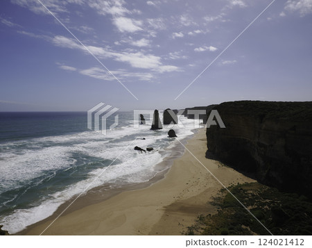 倒映在海面上的壯麗景色 倒映在海面上的壯麗景色 124021412
