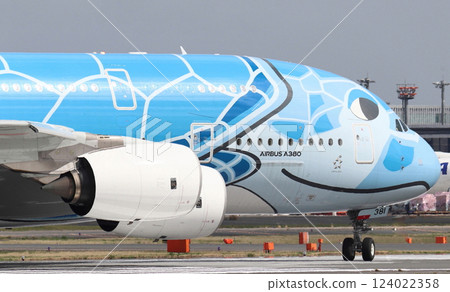 ANA Airbus A380 ja381a taxiing 124022358