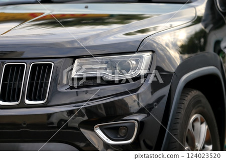 American SUV vehicle American SUV vehicle 124023520