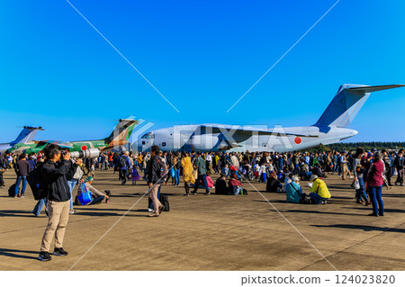 入間航展於埼玉縣入間市日本航空自衛隊入間基地舉行 入間航展於埼玉縣入間市日本航空自衛隊入間基地舉行 124023820