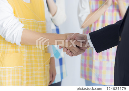 幼稚園老師及園長 幼稚園老師及園長 124025379