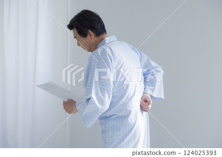 Middle-aged male human dock 124025393