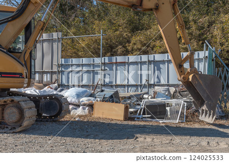 Garbage disposal site 124025533