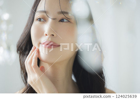 Young woman, beauty image　 124025639