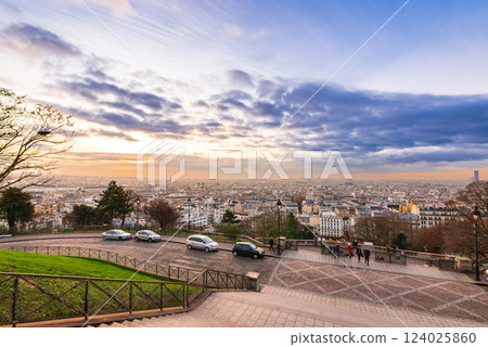 黎明時的巴黎：從蒙馬特高地俯瞰 124025860
