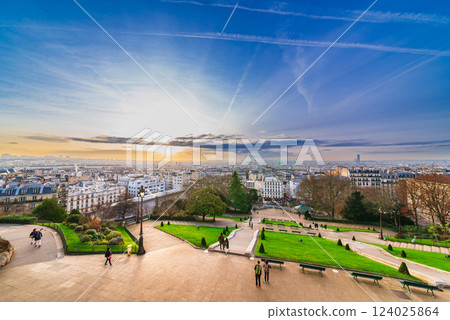 Paris at dawn: View from Montmartre 124025864