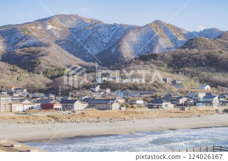 新潟：冬季的彌彥山（新潟市西蒲郡） 124026167