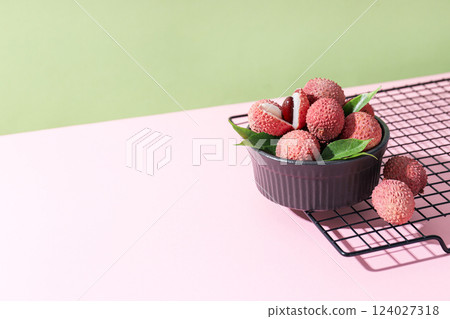 Lychee, concept of fresh and ripe exotic food Lychee, concept of fresh and ripe exotic food 124027318