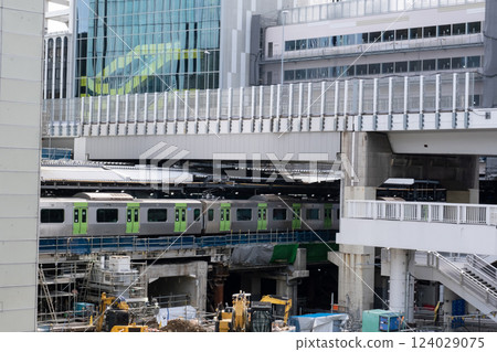 再開發進展的澀谷站前面的風景 124029075