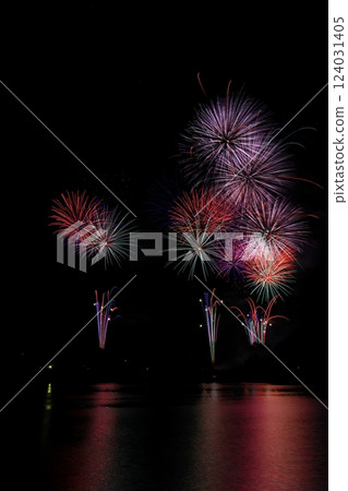 岩手縣盛岡市的夜空和煙火 124031405
