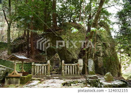 Tenchugumi Ruins (Grave of Torataro Yoshimura) [Higashiyoshino Village, Nara Prefecture] 124032155