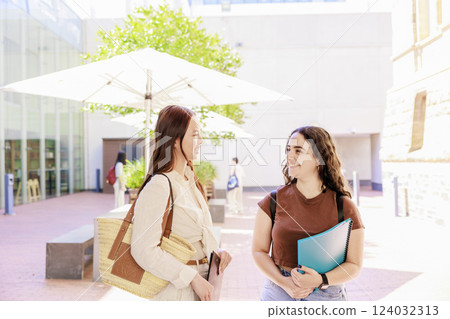 女大學生聊天 124032313