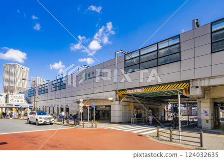 Minamisenju Station on a sunny day, Tokyo Minamisenju Station on a sunny day, Tokyo 124032635
