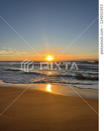 Sunrise at Sunrise Beach, Noosa, Sunshine Coast, Queensland, Australia 124032953