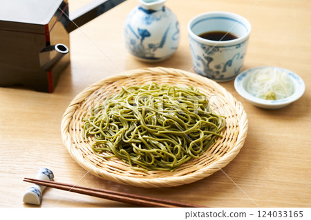 Green tea soba noodles served on a bamboo sieve 124033165
