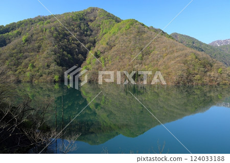 Highly transparent Lake Tokuyama 124033188