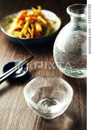 日本酒炒牛蒡 124035398