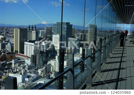Mt. Fuji and downtown Kawasaki as seen from the observation lobby of Kawasaki City Hall February Kawasaki 540 Mt. Fuji and Kawasaki City Hall 25 Observation Lobby 124035960