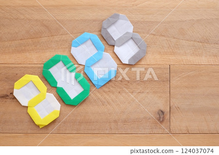 Origami number 2025 124037074