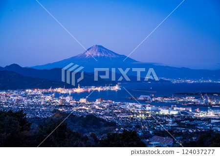 [靜岡縣]清水港與富士山晚景 124037277